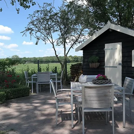 Onder De Bomen Bed & Breakfast *