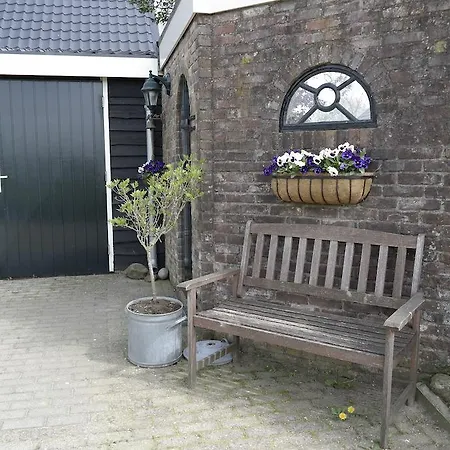 Onder De Bomen Bed & Breakfast